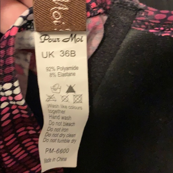 “Techno” Pink, White, & Black Swim Top Size 36B - Picture 5 of 6